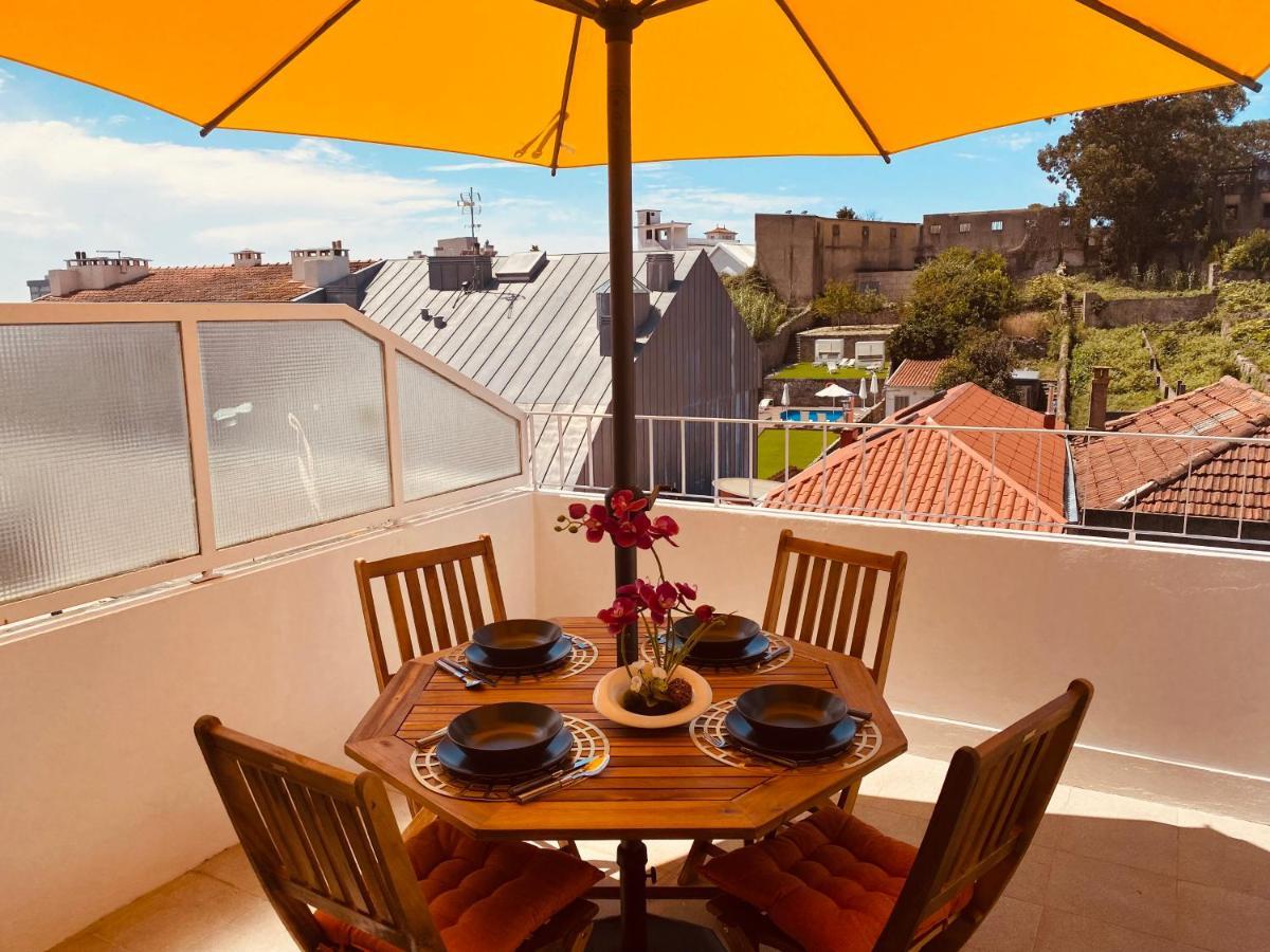 Com Patio Na Rua Principal Da Apartamento Oporto